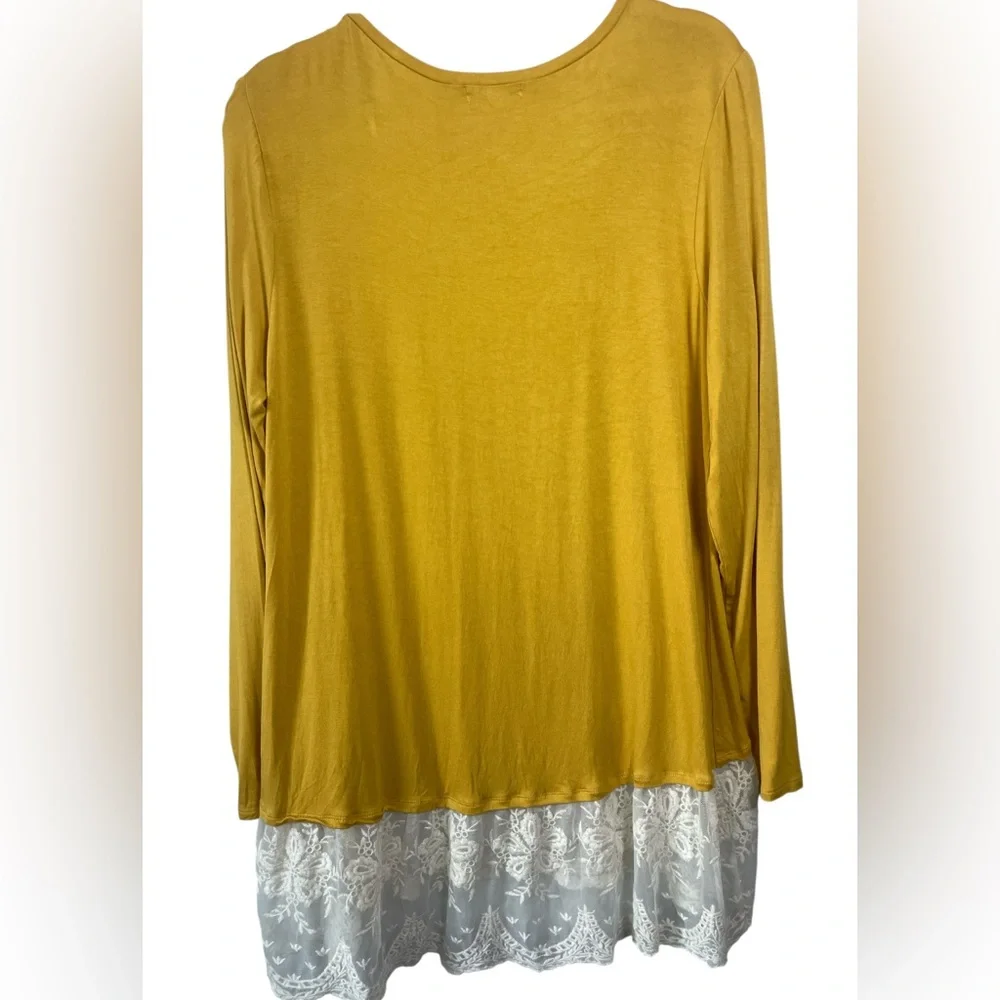 Long Sleeve Top with Lace Hem - Picture 4 of 5